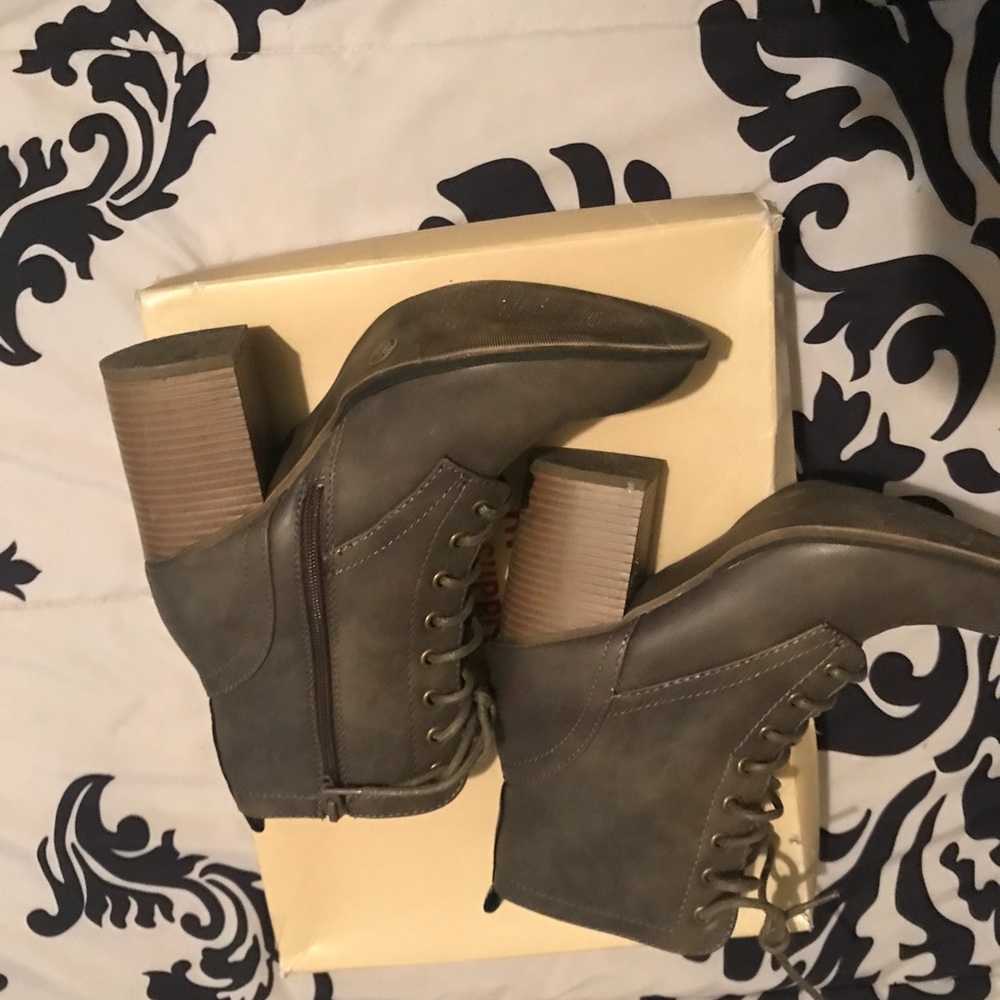Lace Up Booties - Picture 4 of 5